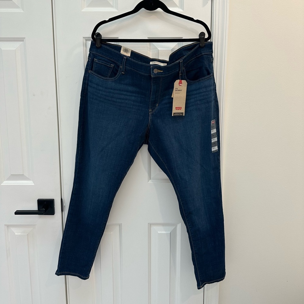 Levi's 711 Skinny Jeans
